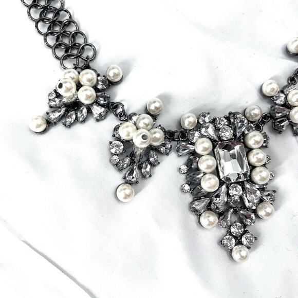 Chunky Faux Pearl & Diamond Statement Necklace Costume Bridal or Evening Wear - Picture 3 of 5